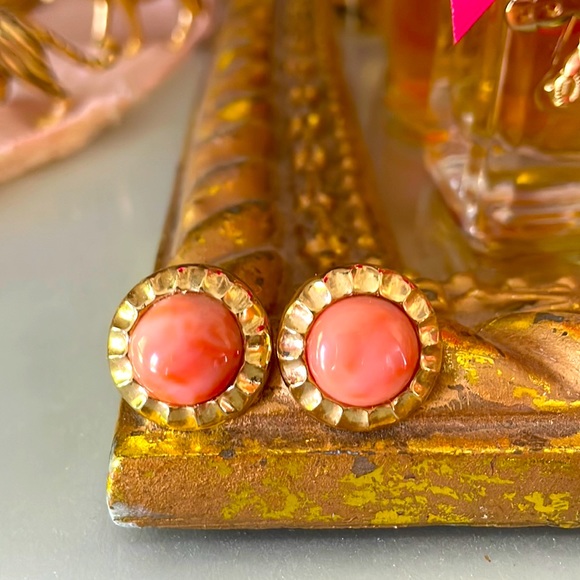 14 karat gold vintageangel skin coral earrings